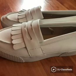 White loafers unused Bershka